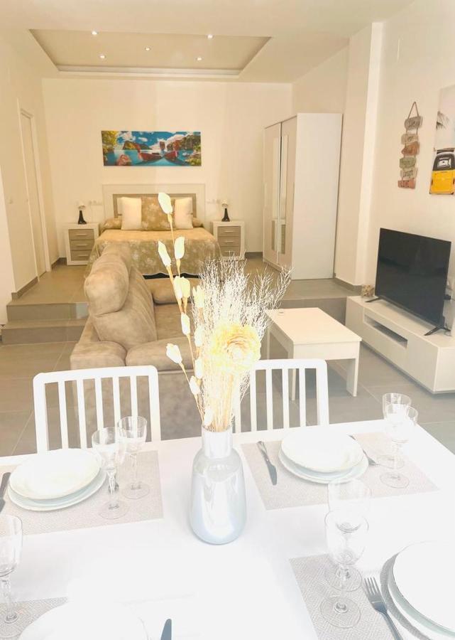 Apartamento Alhucemas Playa マラガ エクステリア 写真